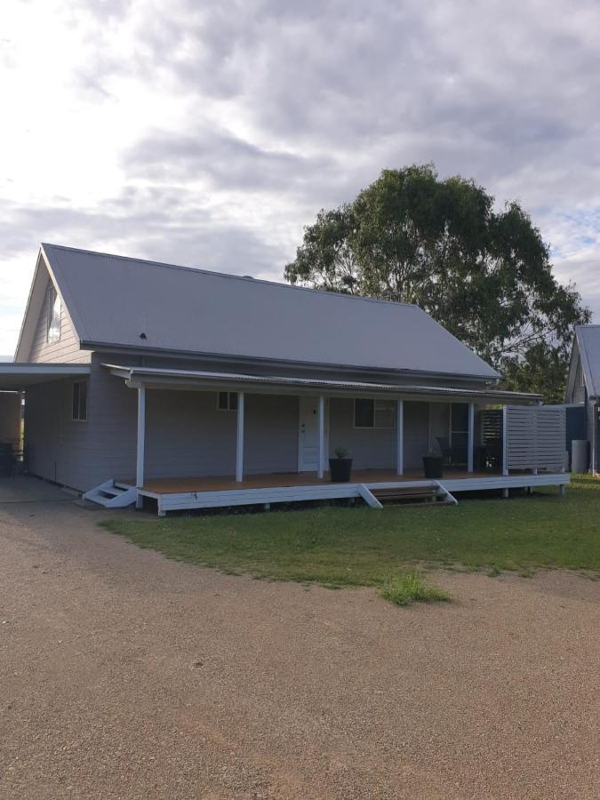 Madigan Wine Country Cottages เลิฟเดล ภายนอก รูปภาพ