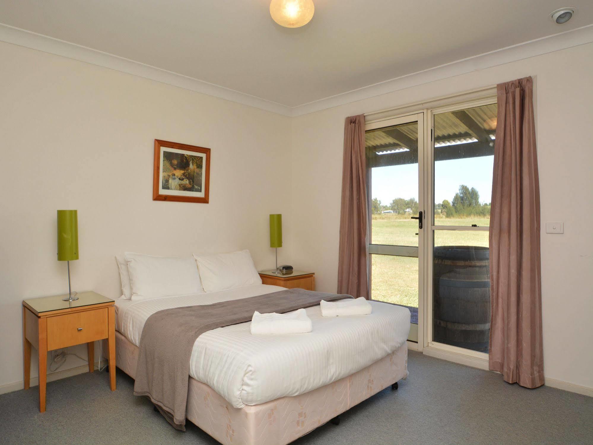 Madigan Wine Country Cottages เลิฟเดล ภายนอก รูปภาพ