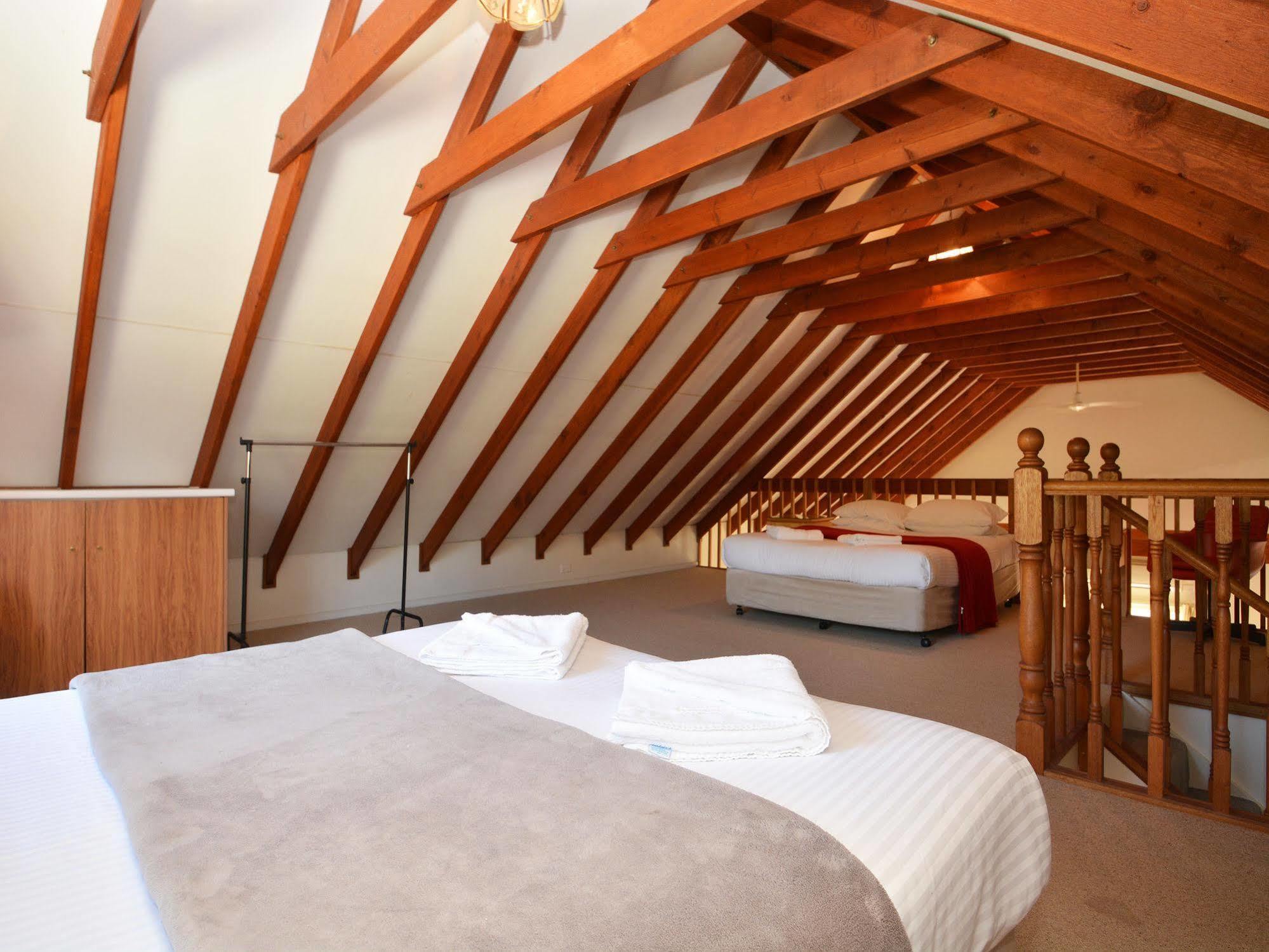 Madigan Wine Country Cottages เลิฟเดล ภายนอก รูปภาพ